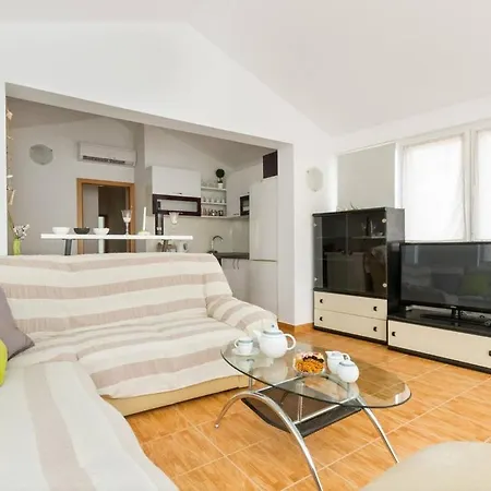 Dionis Appartement Split